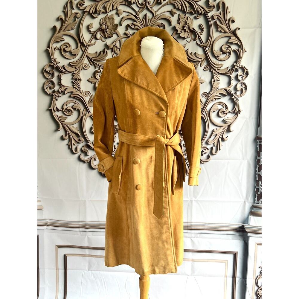 70s Suede Trench Coat, Womens Trench tan suede coat, 70s coat w/belt fitted.